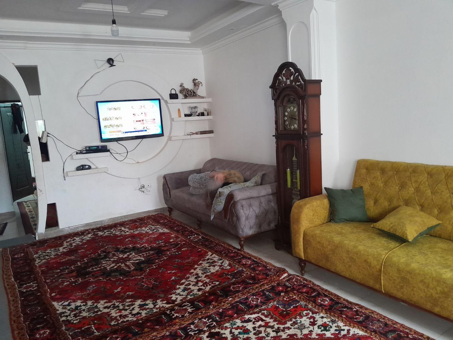 فروش آپارتمان ۹۰ متری ۲ خوابه طبقه ۱ در هلال احمر|فروش آپارتمان|رشت, هلال احمر|دیوار