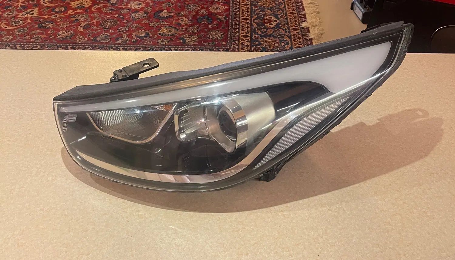 چراغ جلو های توسان اصل کره مدل جینیور ۲۰۱۵|قطعات یدکی و لوازم جانبی|اصفهان, عباس‌آباد|دیوار