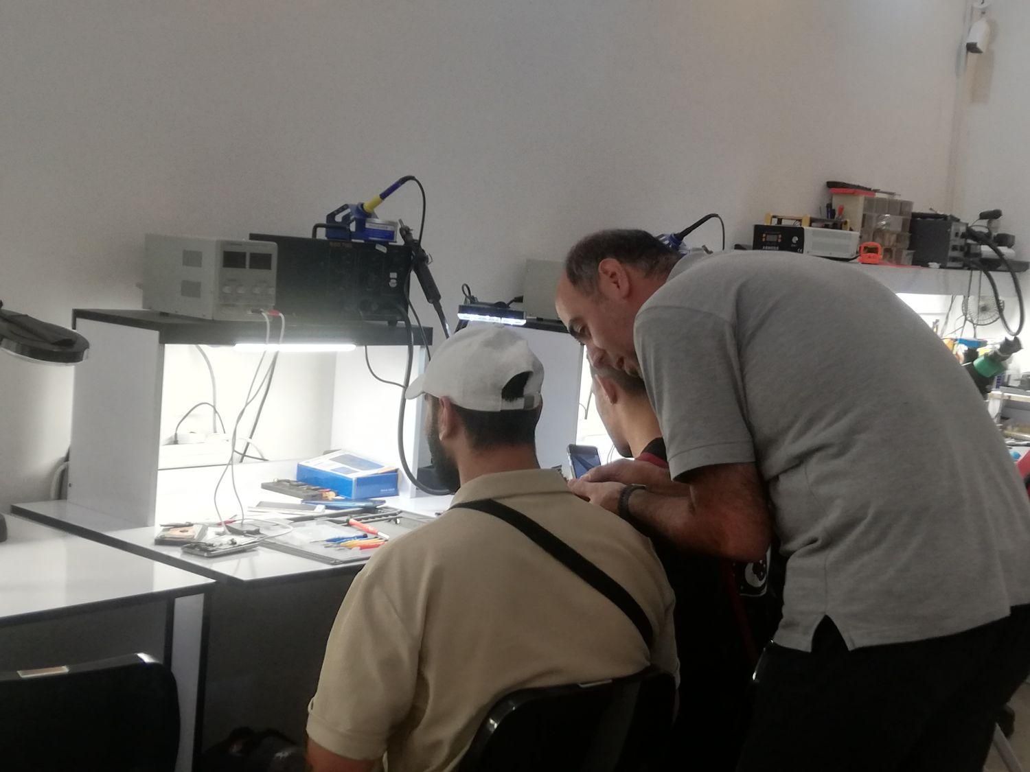 آموزش تعمیرات موبایل توسط نفر اول المپیاد|خدمات آموزشی|مشهد, رضاشهر|دیوار