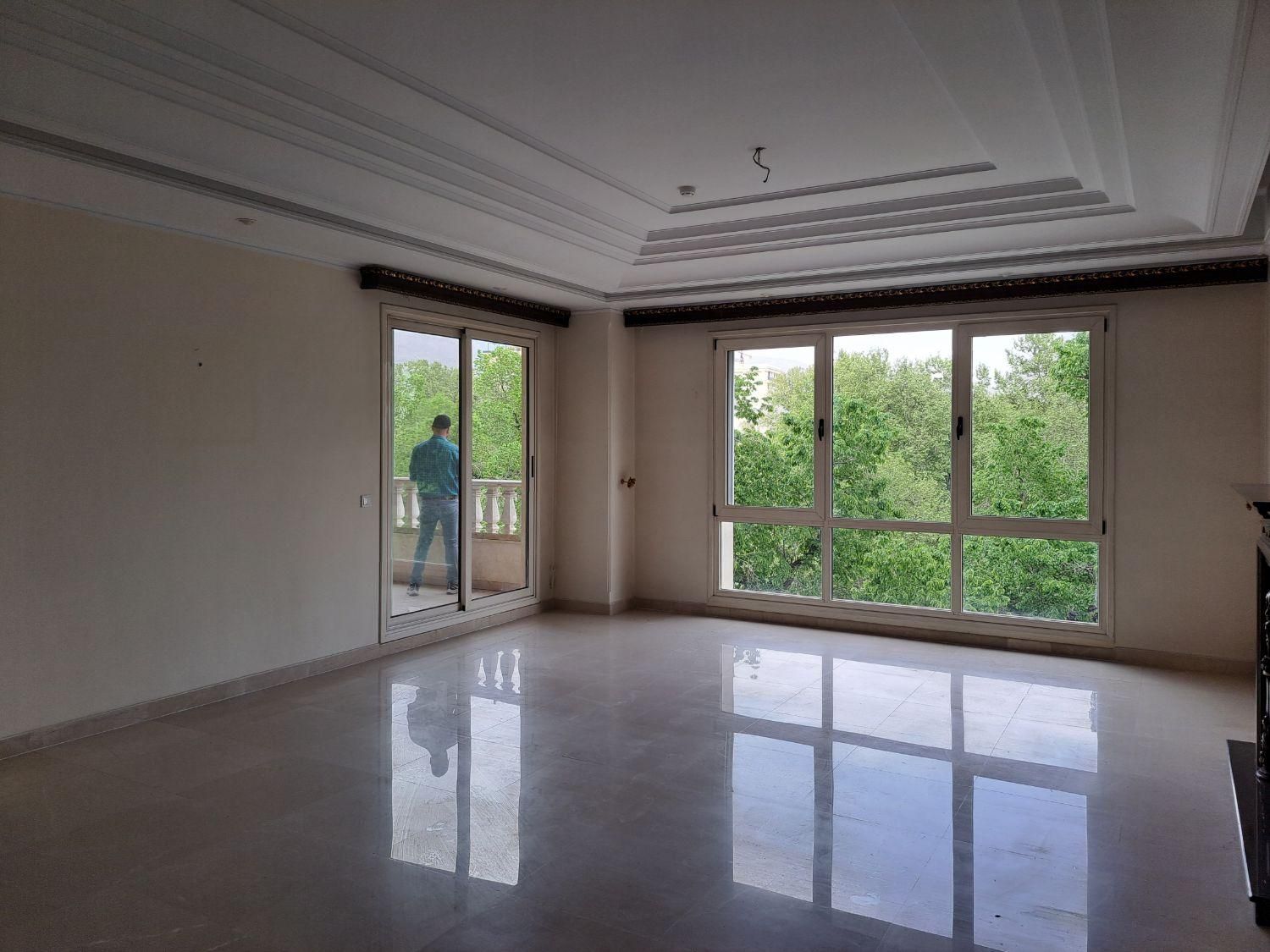 ۳۷۰ متری ۴ خوابه برج باغ  مشجر تراس بزرگ در فرشته