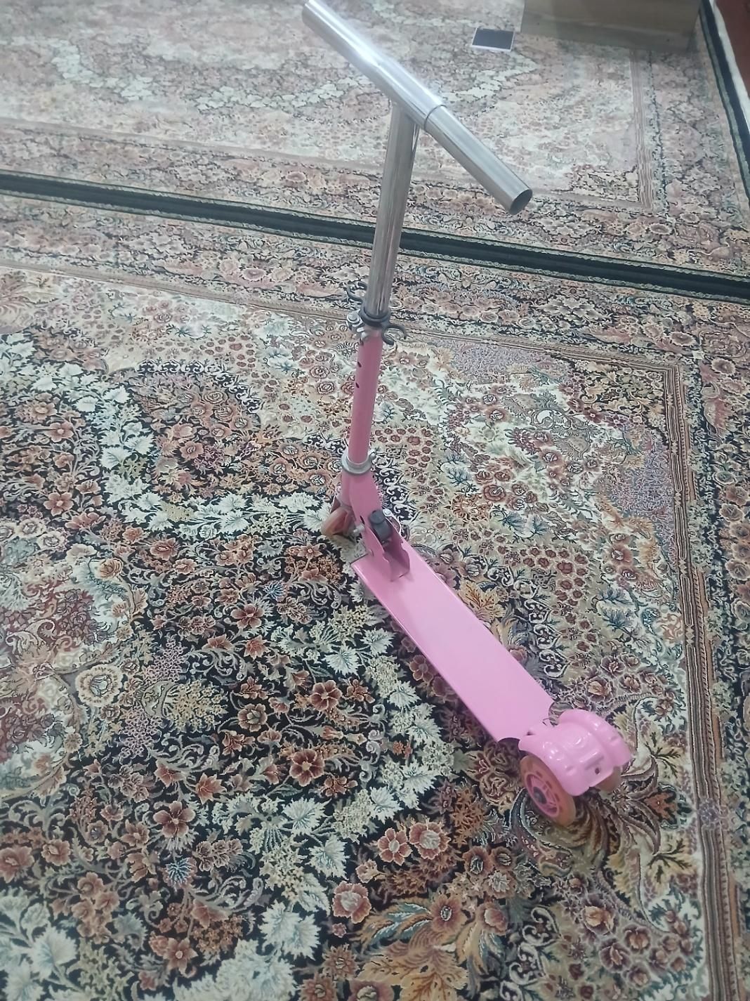 فرش یک ونیم در ۲ شسته و سالم|فرش|نهاوند, |دیوار