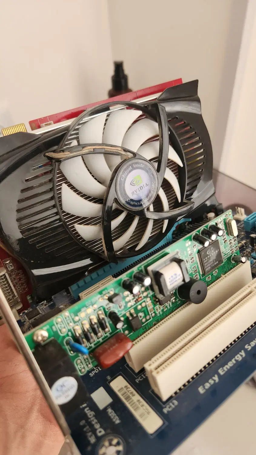 کارت گرافیک nvidia gforce 1Gb 9800GT + کارت شبکه|قطعات و لوازم جانبی رایانه|مشهد, وکیل‌آباد|دیوار