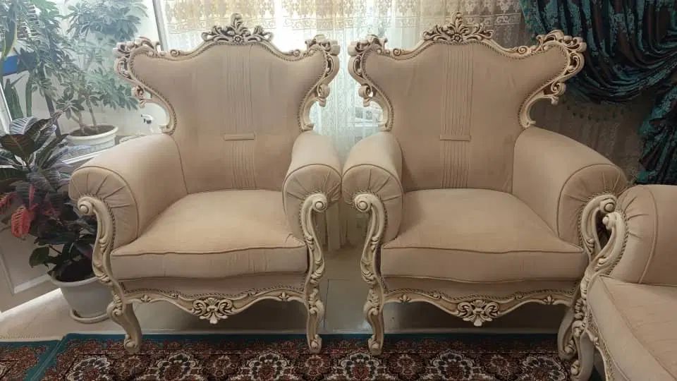 مبلمان ۷نفره به همراه میز ناهار خوری۴نفره در حد نو|مبلمان خانگی و میز عسلی|گلپایگان, |دیوار