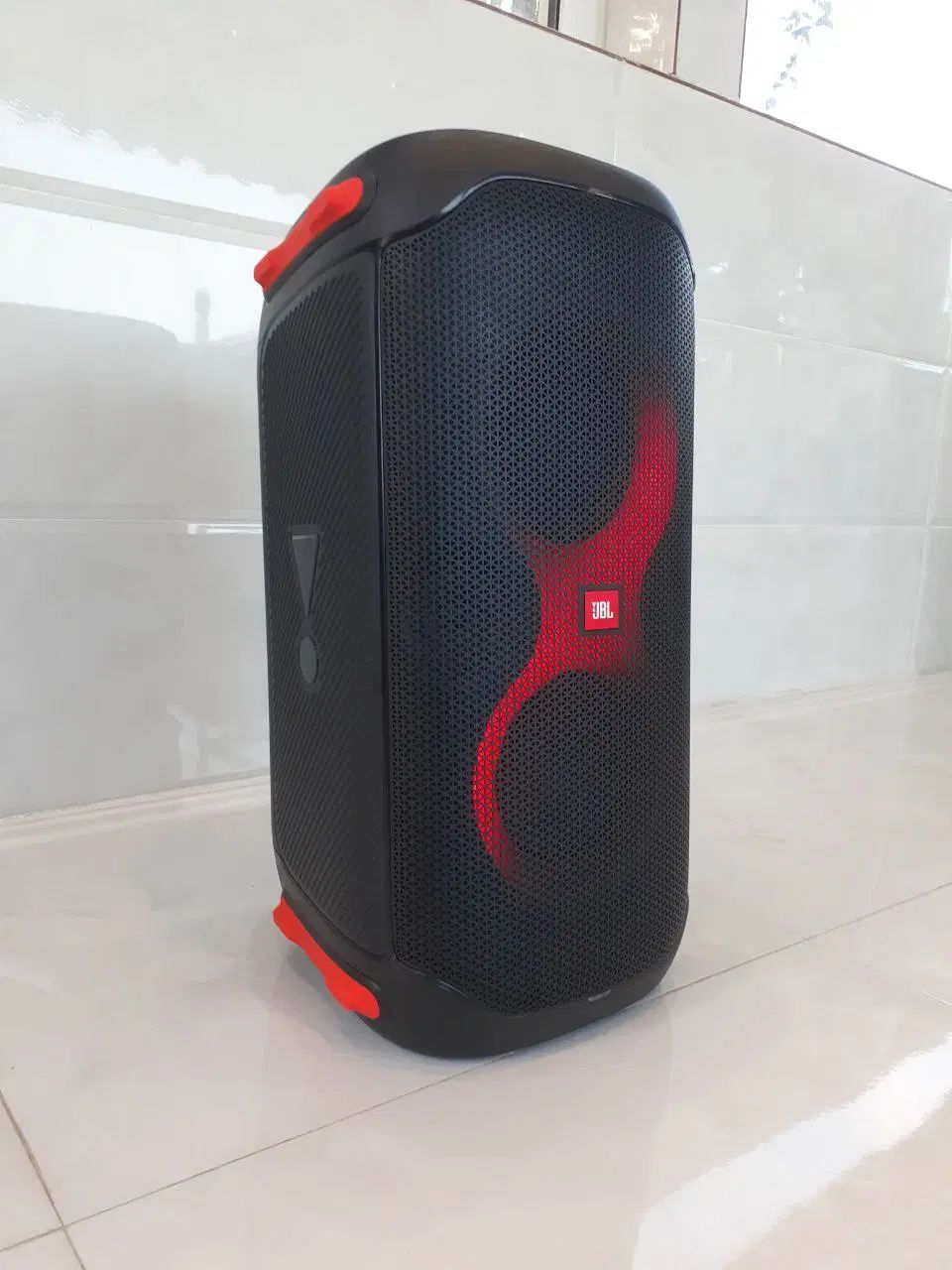 اسپیکر پارتی باکس جی بی ال jbl 110 امریکا|پخش‌کننده همراه|رشت, فرودگاه سردار جنگل رشت|دیوار