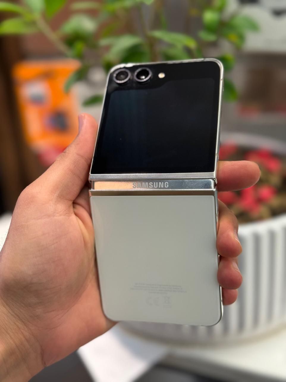سامسونگ Galaxy Z Flip5 با حافظهٔ ۵۱۲ گیگابایت|موبایل|تهران, میدان ولیعصر|دیوار