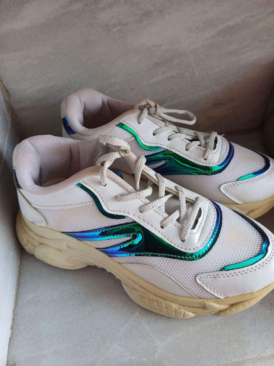 کفش اسپورت لژدار|کیف، کفش، کمربند|سیرجان, |دیوار