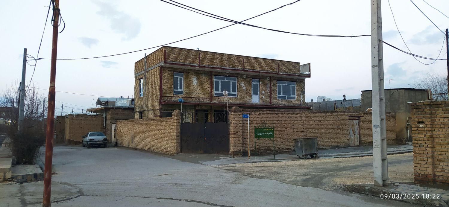 فروش دو طبقه خانه ویلایی نوساز|فروش خانه و ویلا|بروجرد, |دیوار