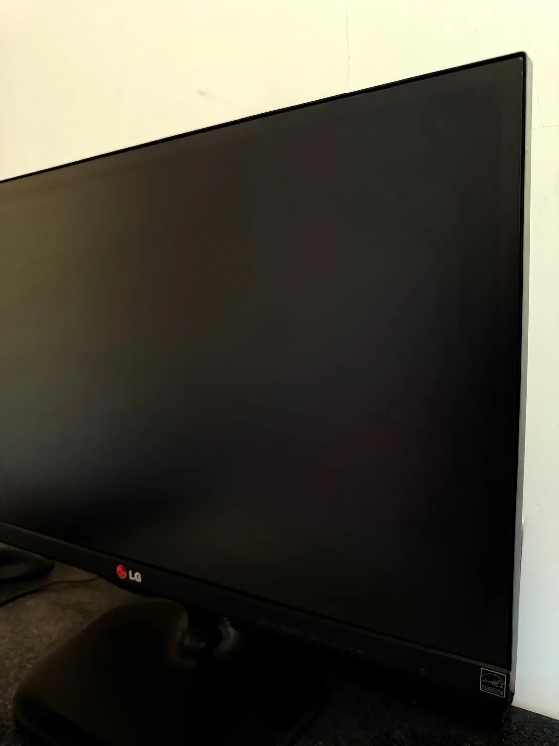 مانیتور LG 23 اینچ|قطعات و لوازم جانبی رایانه|کرج, چهارصد دستگاه|دیوار