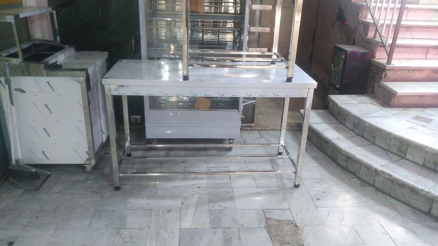 یخچال موتور پایین/ ساندویچی ۲۳۳ فر مبله چرخ بغل|کافی‌شاپ و رستوران|هرمز, |دیوار