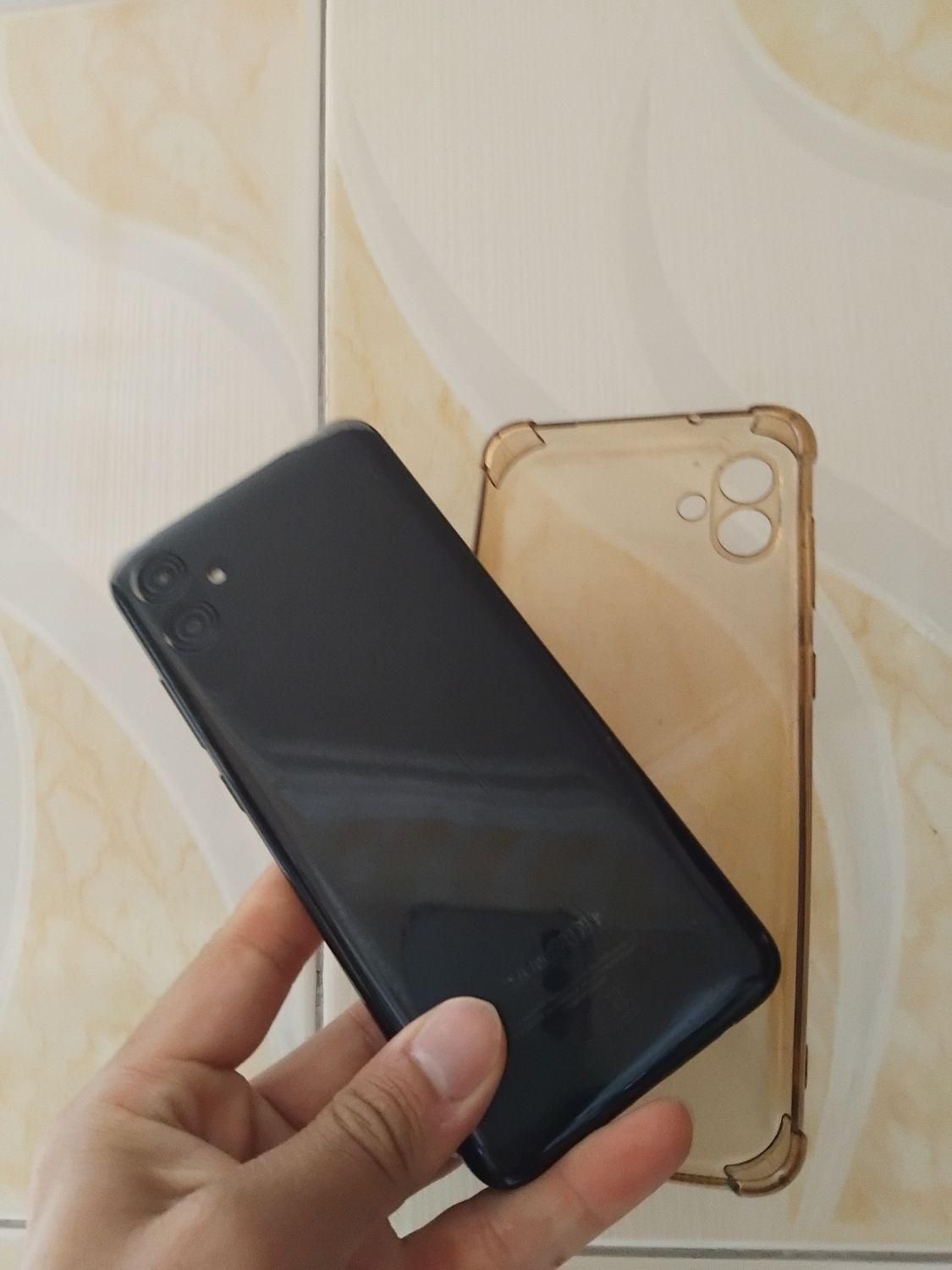 Samsung galaxy a04e 64GB|موبایل|فولادشهر, A4|دیوار