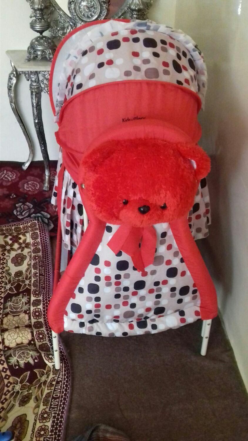 گهواره رنگ قرمز|تخت و صندلی بچه|تبریز, |دیوار