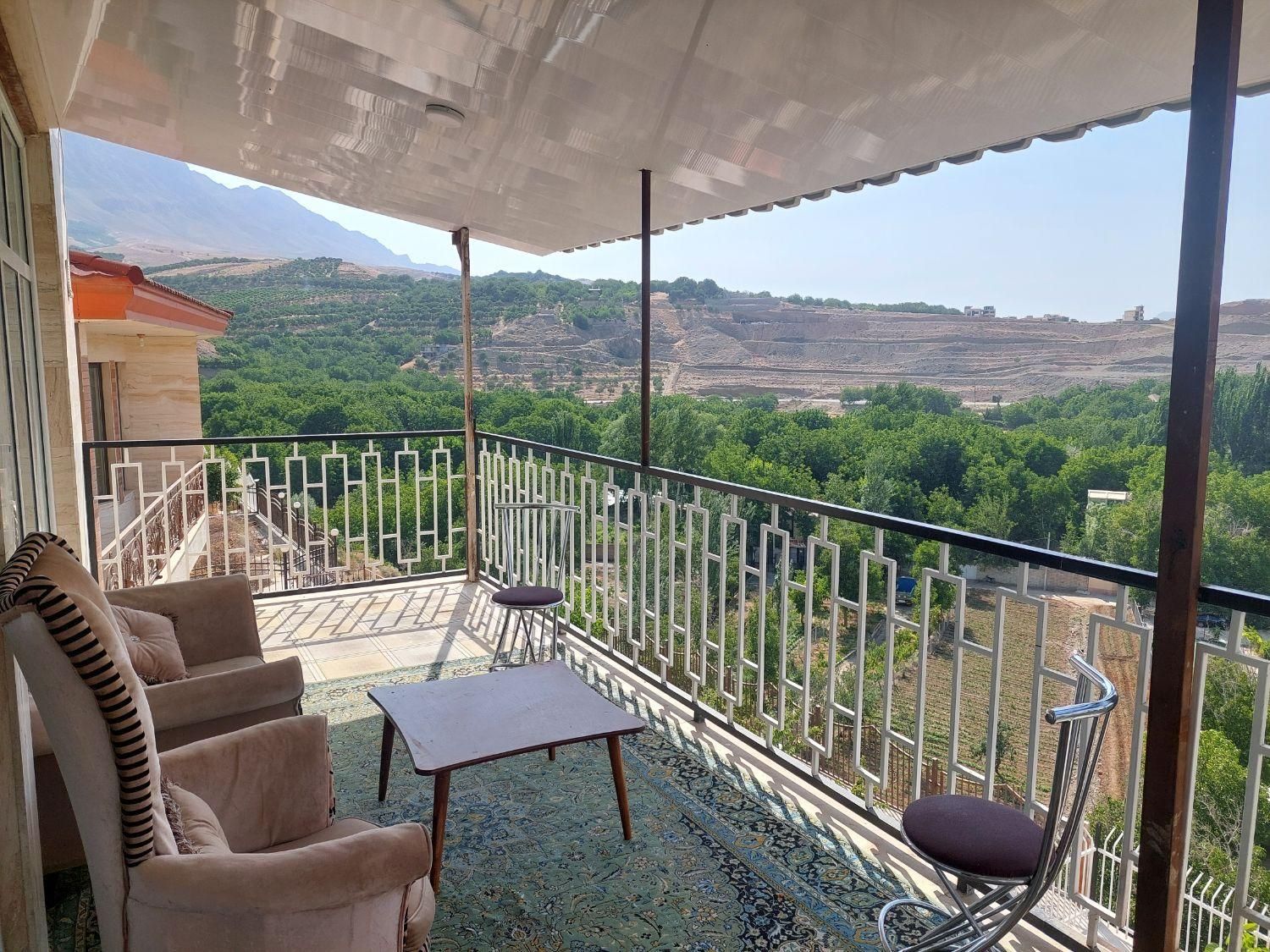 اجاره ویلا مشرف به جنگل و رودخانه|اجارهٔ کوتاهمدت ویلا و باغ|شهرکرد, |دیوار