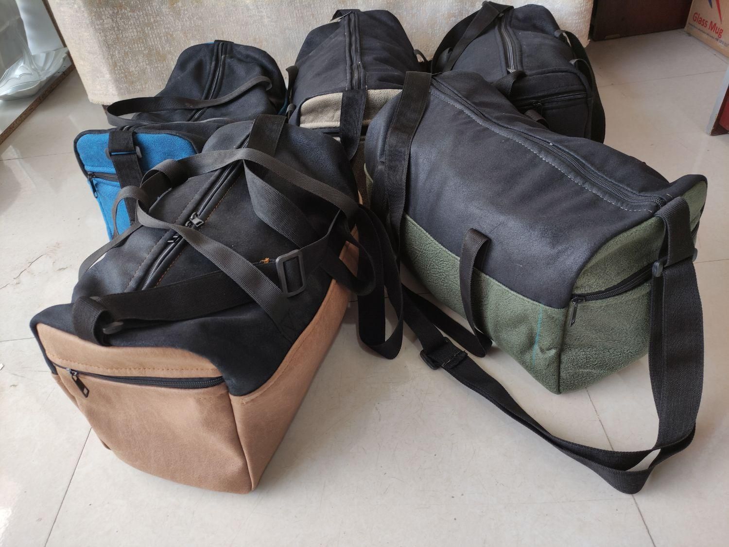 کوله و کیف|کیف، کفش، کمربند|گلبهار, شهر جدید گلبهار|دیوار