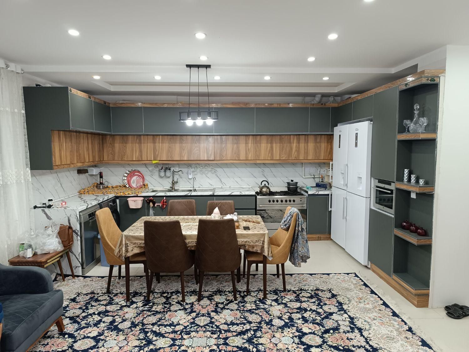 ۲۵۰دستگاه۱۰۰متر۲خواب پارکینگ اختصاصی پشت بنما|فروش آپارتمان|بندر امام خمینی, |دیوار