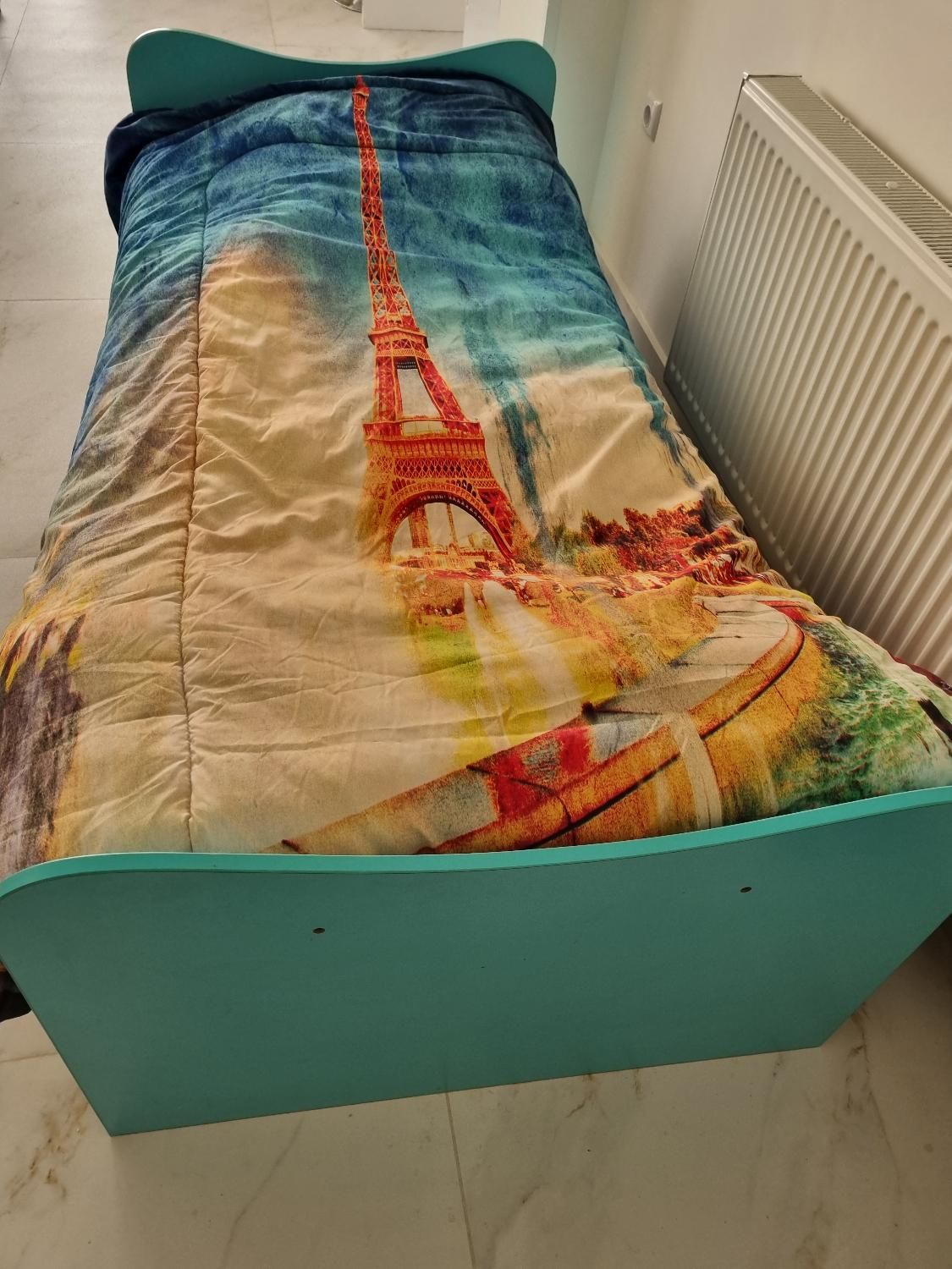 تخت نوجوان عرض ۹۰ دارای یک کشوی بزرگ زیر تخت.سالم.|تخت و سرویس خواب|قزوین, |دیوار