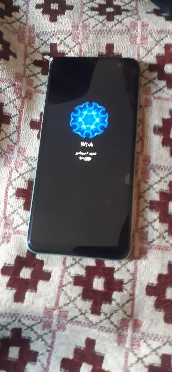 گوشی اصل همراه با کارتون  و شارژر|موبایل|تهران, گلستان (شهرک راه آهن)|دیوار