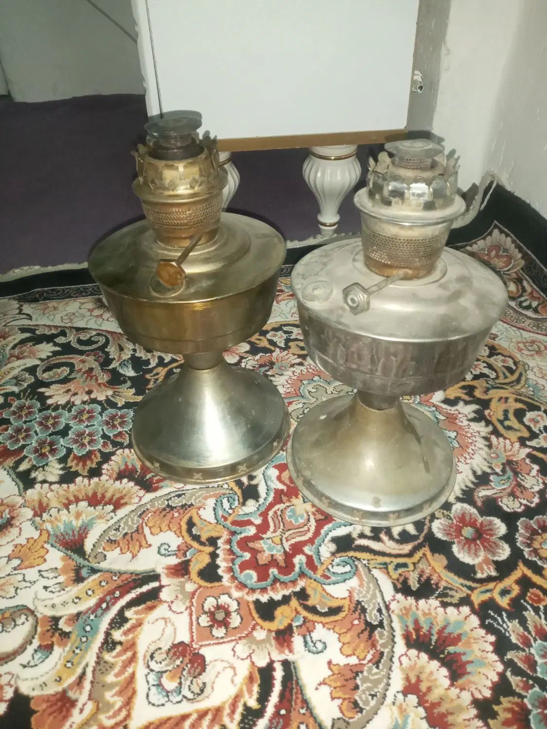 دوعدد چراغ گرسوز دکوری فروشی|صنایع دستی و سایر لوازم تزئینی|تهران, عبدل‌آباد|دیوار