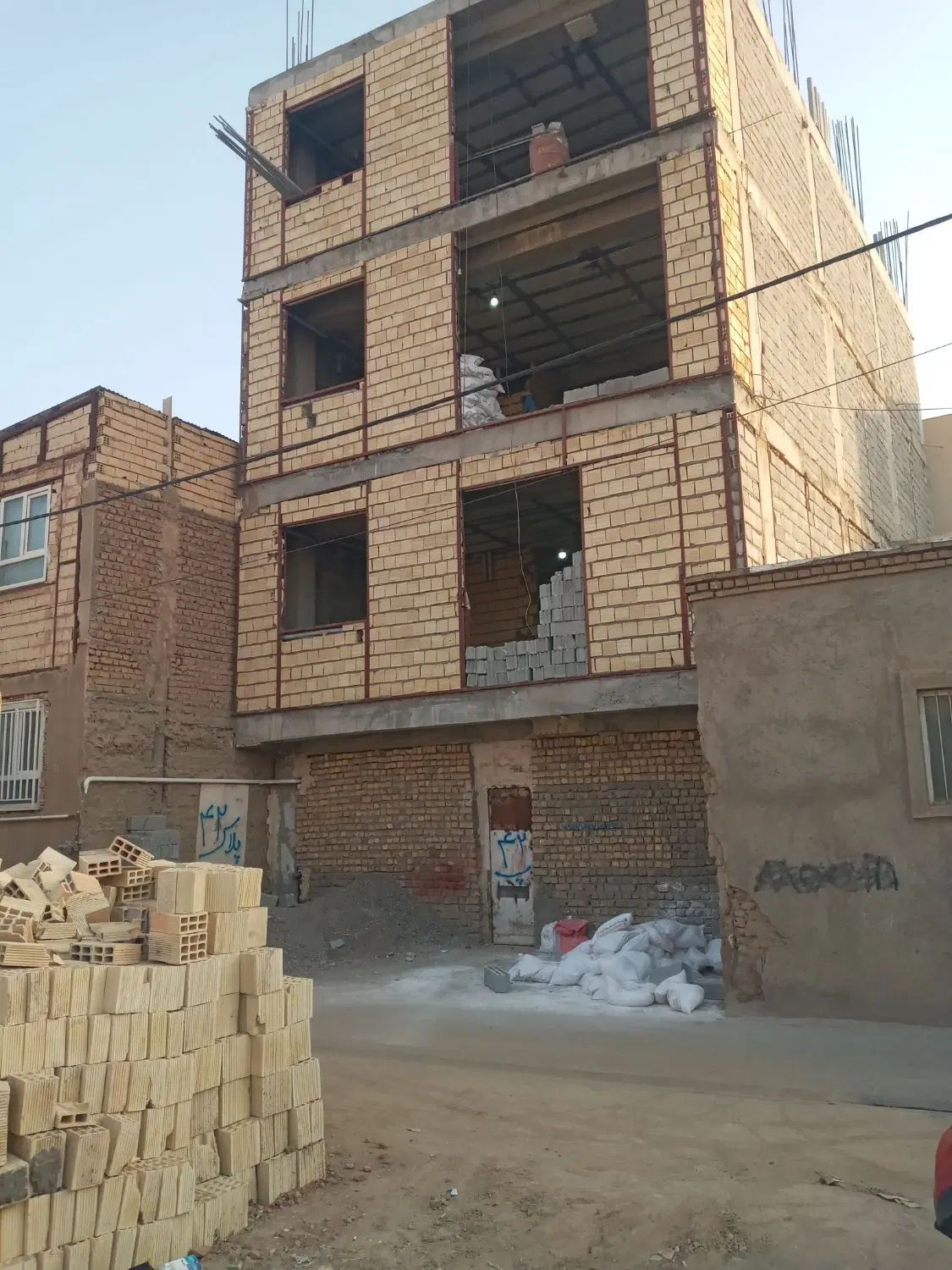 معاوضه اپارتمان نوساز مهندسی با خانه کلنگی یا زمین|فروش آپارتمان|قم, امامزاده ابراهیم|دیوار