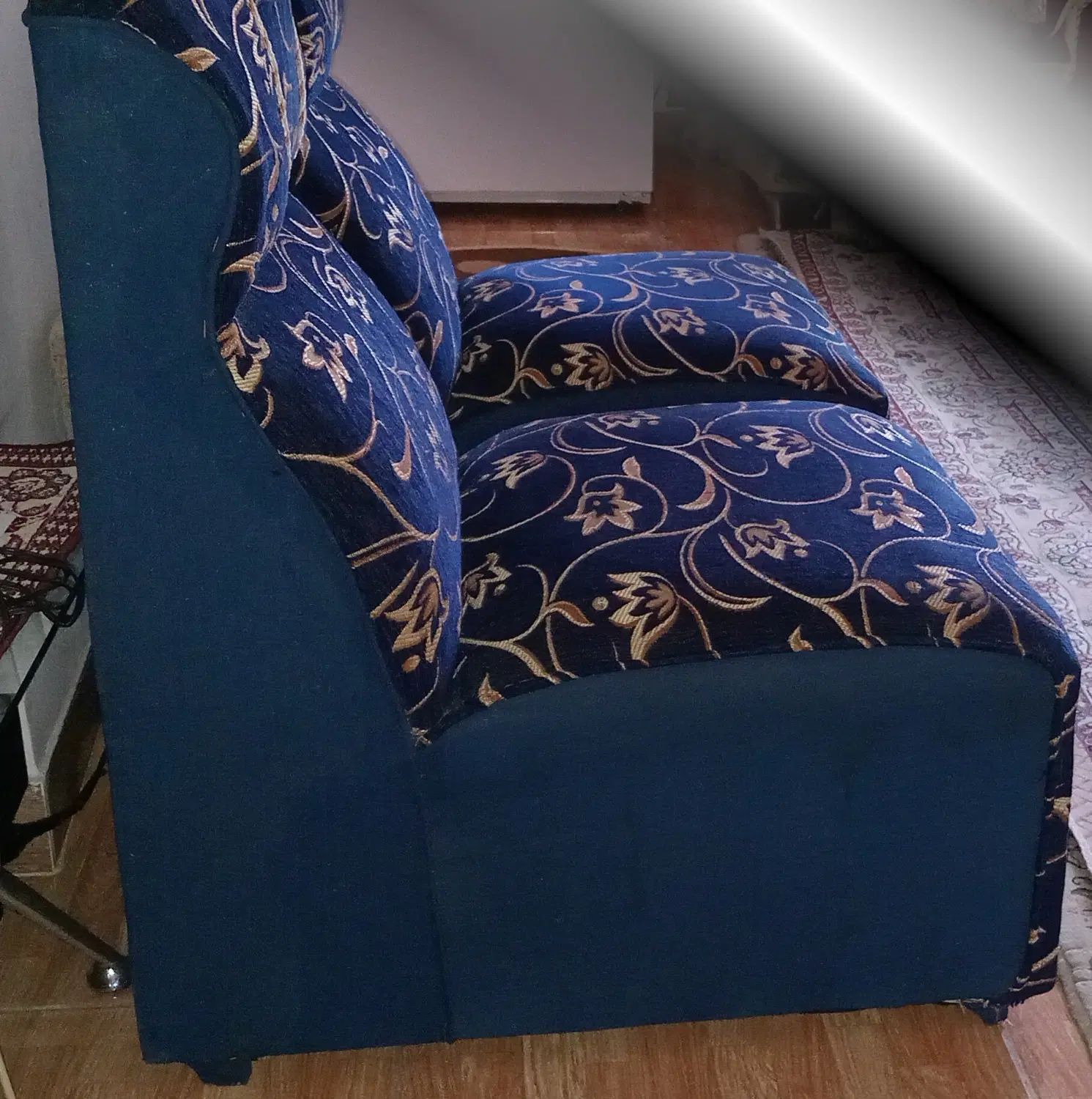 ۲ عدد مبل تک نفره|مبلمان خانگی و میز عسلی|رشت, دباغیان|دیوار