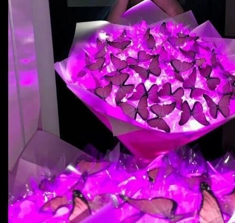 بوکت پروانه ای چراغدار و گل روبانی|گل مصنوعی|رشت, گلسار|دیوار