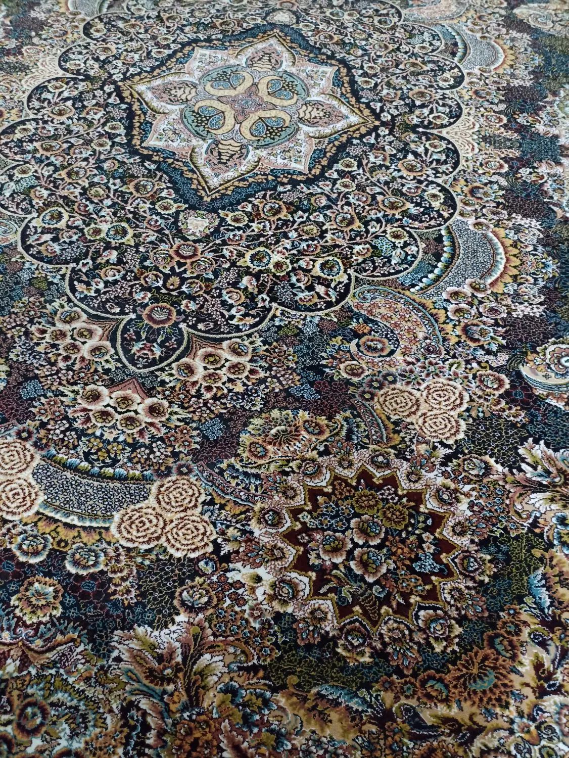 فرش۴ متری ۷۰۰ شانه تمام نخ تراکم۲۲۵۰ در حد نونو|فرش|مشهد, طلاب|دیوار