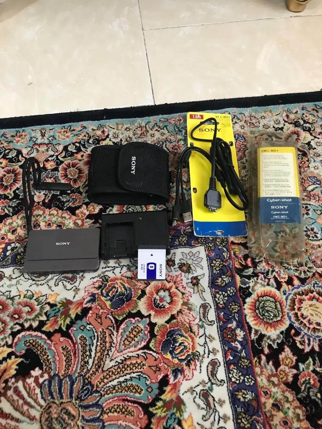 دوربین عکاسی و فیلمبرداری سونی  السیدی بزرگ تاچ|دوربین عکاسی و فیلم‌برداری|تهران, دریاچه شهدای خلیج فارس|دیوار