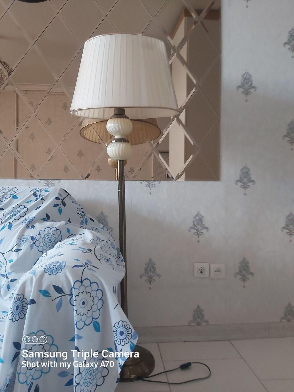 اباژور ایستاده|چراغ خواب و آباژور|همدان, |دیوار