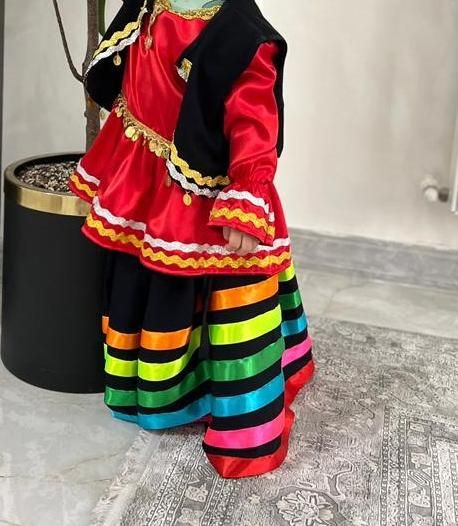 کرایه و دوخت لباس محلی|لباس|رشت, نظری|دیوار