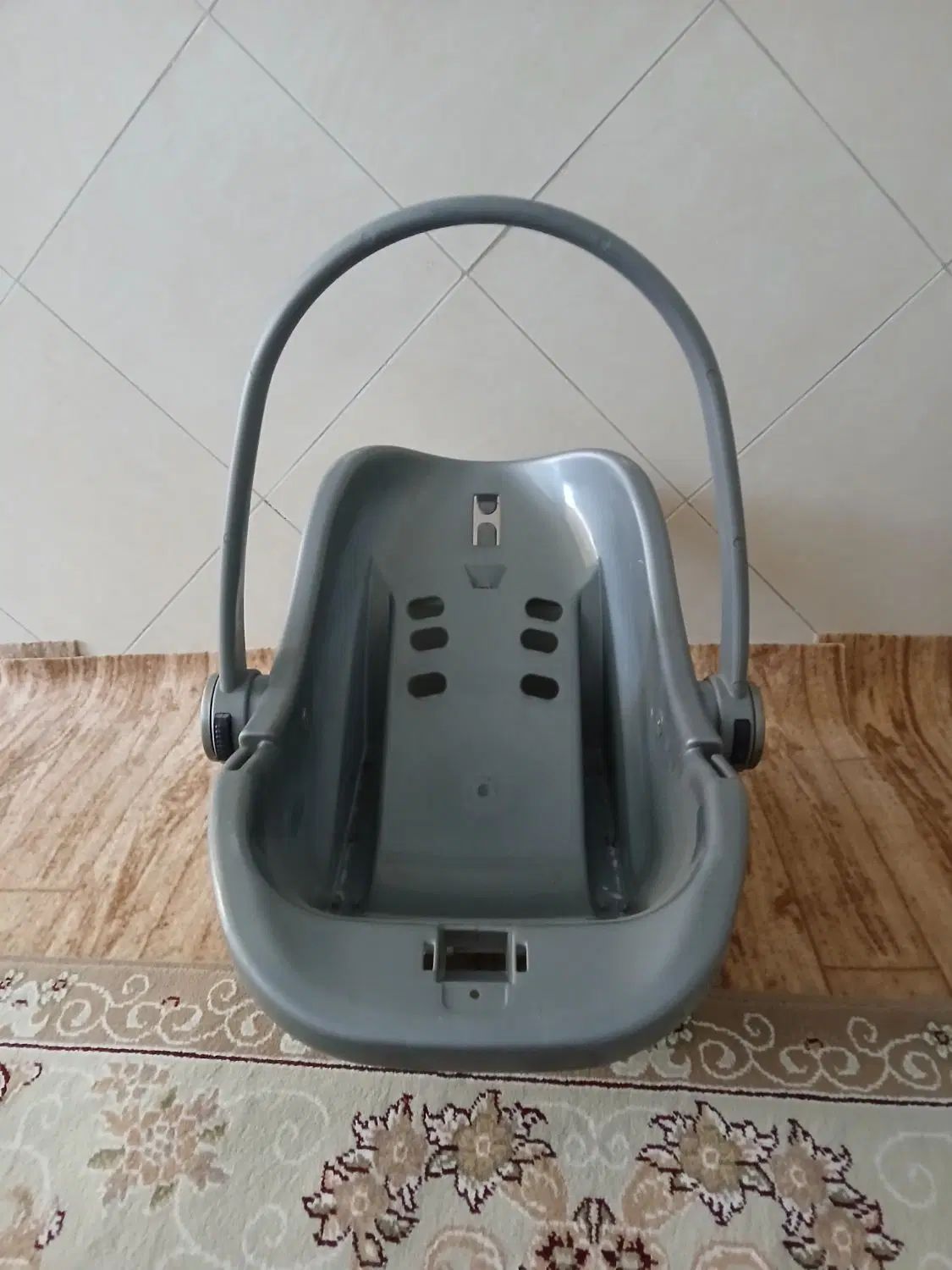 سیسمونی و وسایل کودک|اسباب و اثاث بچه|کرج, حصارک پایین|دیوار
