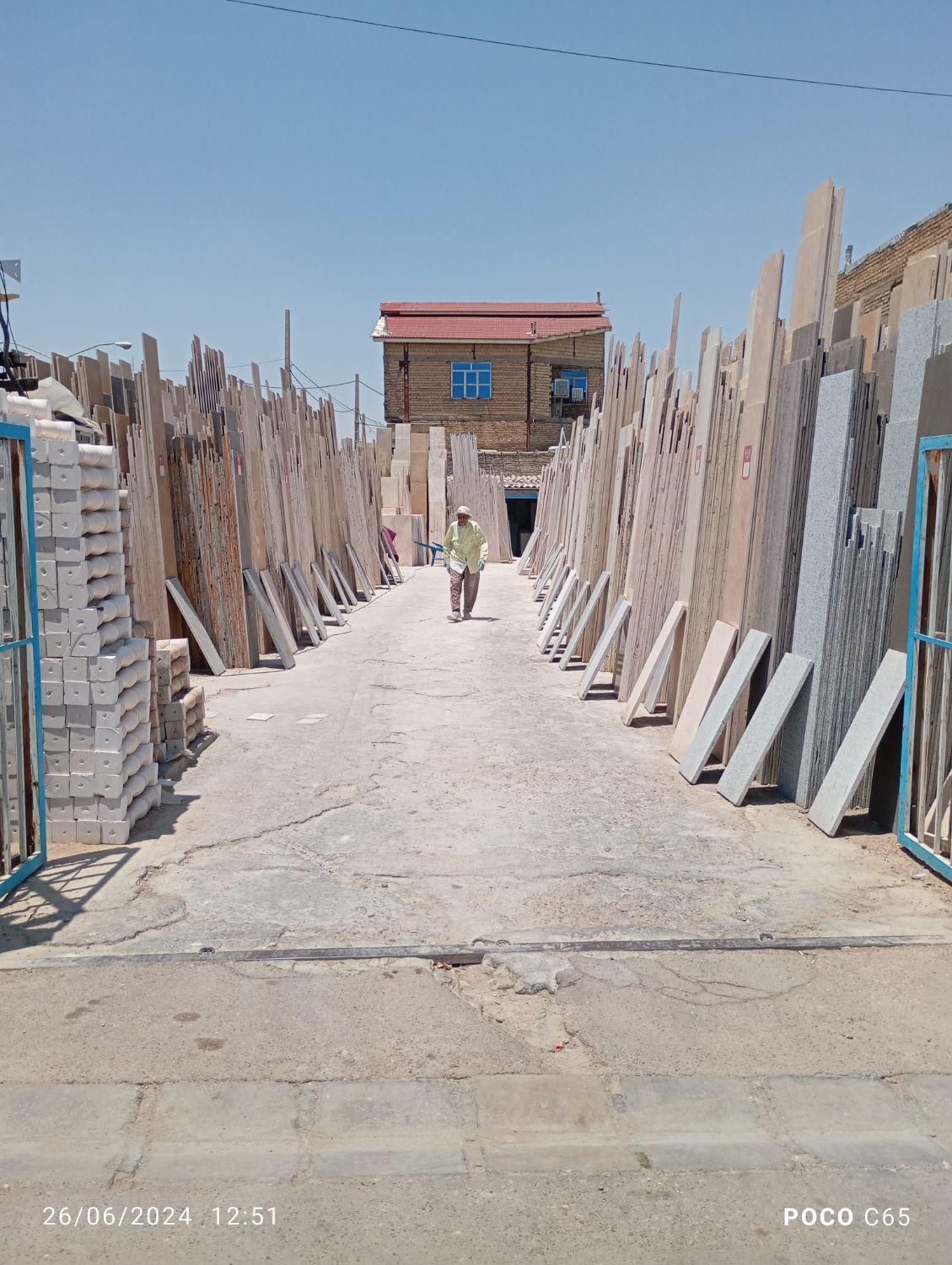 سنگ نما بصورت اقساط با چک تهاترملک و خودرو|مصالح و تجهیزات ساختمان|شیراز, عادل آباد|دیوار