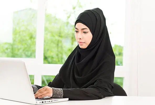 استخدام 2 منشی خانم آشنا به کامپیوتر و اینستا|استخدام بازاریابی و فروش|قشم, |دیوار