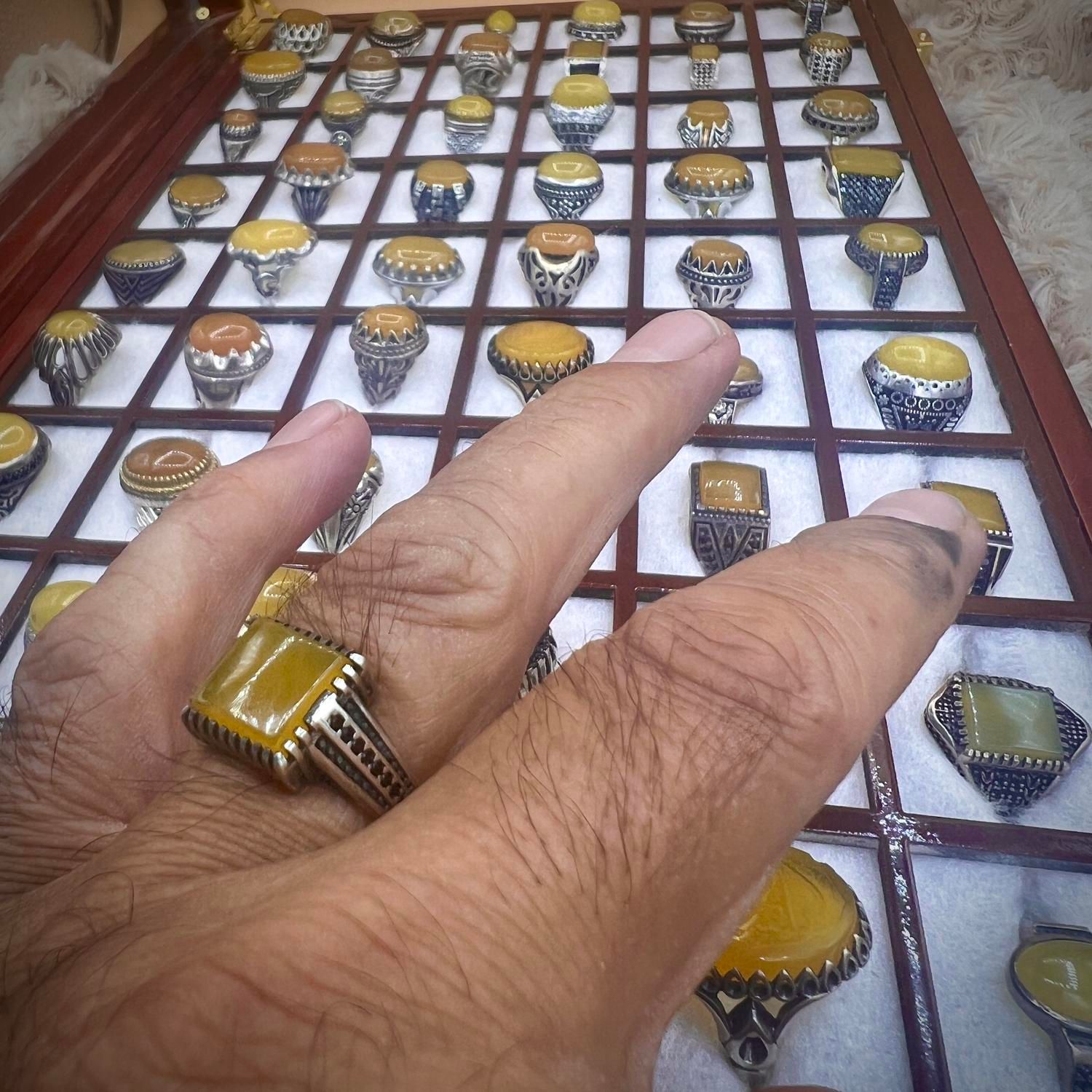 انگشتر شرف الشمس|بدلیجات|شیراز, زند|دیوار