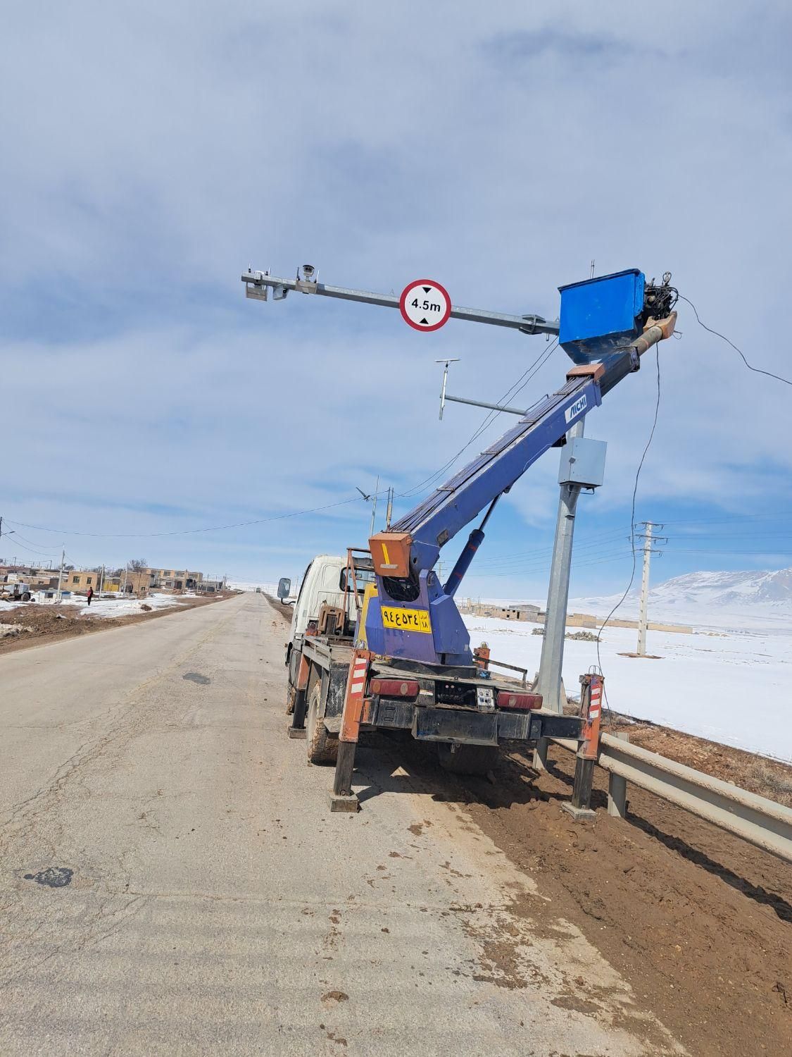 جرثقیل بالابر سبد دار|خدمات حمل و نقل|همدان, |دیوار