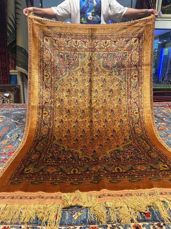 فرش دستبافت تمام ابریشم ۳متری زمینه طلایی|فرش|اصفهان, آفاران|دیوار
