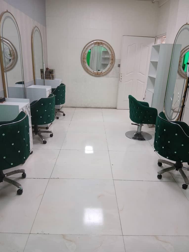 اجاره میز ناخن و اجاره صندلی رنگ و کراتین|خدمات آرایشگری و زیبایی|تهران, دهقان|دیوار