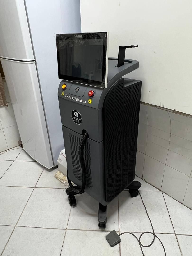 لیزر تیتانیوم 1600وات کارکرده 2022، 2/6 میلیون شات|آرایشی، بهداشتی، درمانی|تبریز, |دیوار