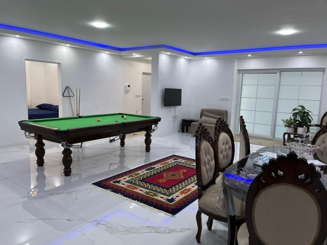 استخر دار لوکس انزلی مالک هستم|اجارهٔ کوتاهمدت ویلا و باغ|بندر انزلی, معلم|دیوار