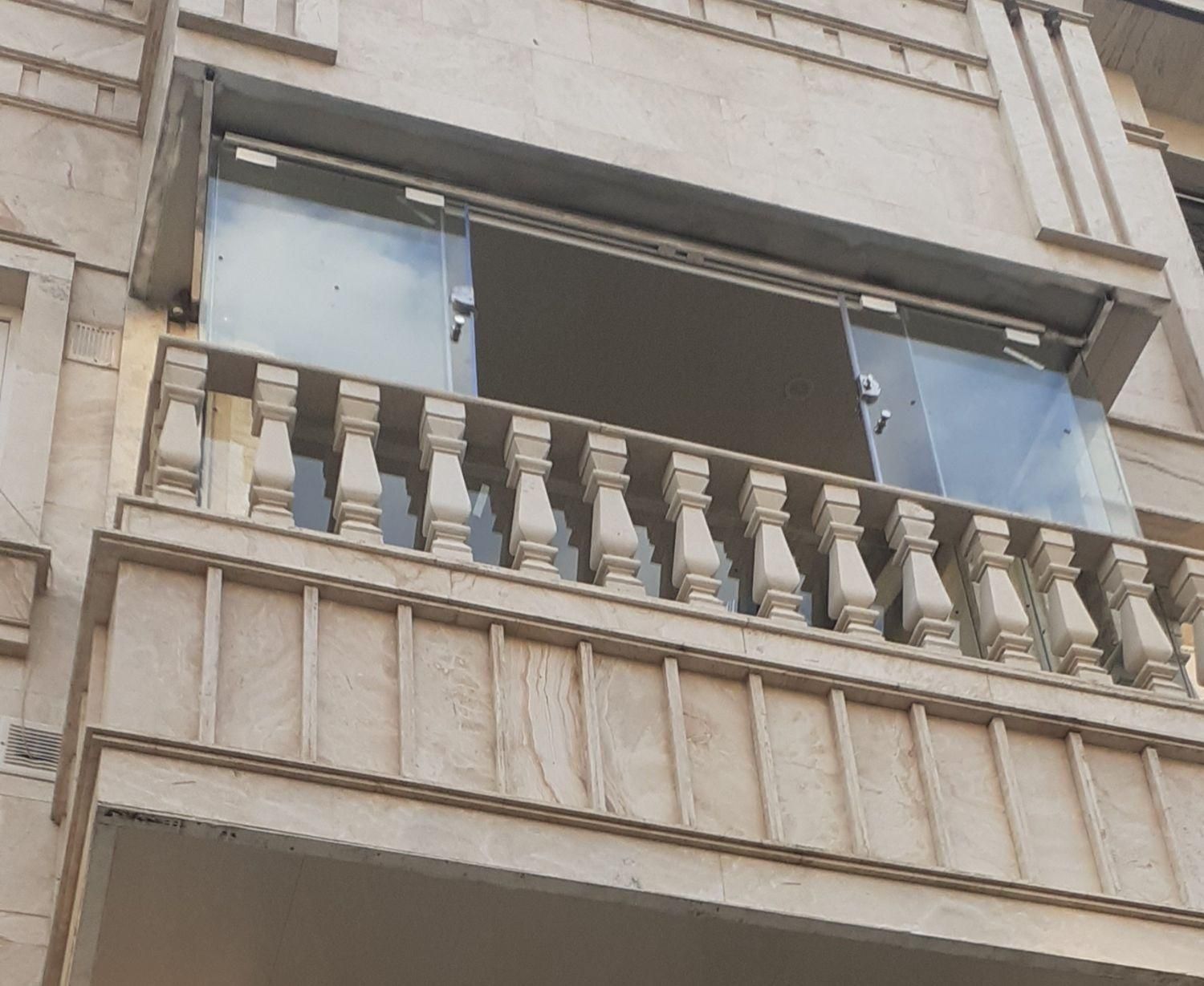 خدمات نصب شیشه های سکوریت، میرال، دوجداره|خدمات پیشه و مهارت|همدان, |دیوار