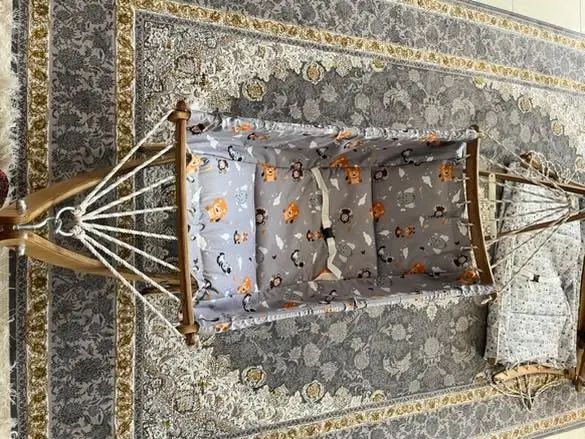 دو عدد گهواره مخصوص بچه های رفلاکسی در حد نو|اسباب و اثاث بچه|بروجرد, |دیوار