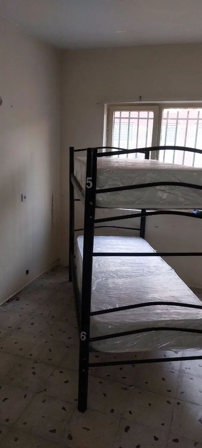 تخت 2طبقه و تشک طبی فنری رویال کفی فلزی فنس|تخت و سرویس خواب|تهران, خواجه نصیر طوسی|دیوار