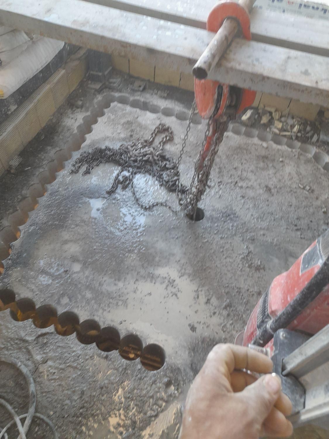 کاشت میلگرد.برش بتن .کوپلر.کرزنی.FRPنصب صفحه تخریب|خدمات پیشه و مهارت|اصفهان, کوی امیریه|دیوار