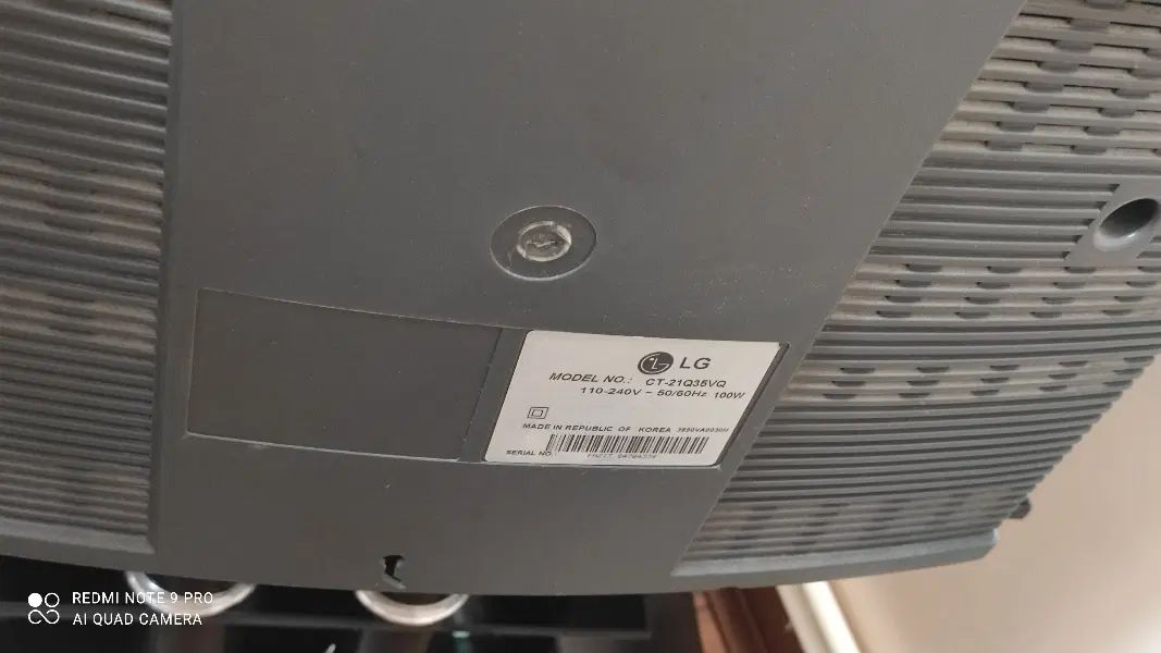تلویزیون LG ۲۴ اینچ همراه با میز|تلویزیون و پروژکتور|تهران, جنت‌آباد مرکزی|دیوار