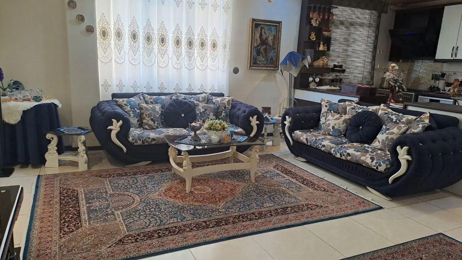 مبل ۷ نفره میز ناهار خوری ۸ نفره ویترین در حد نو|مبلمان خانگی و میز عسلی|ری, حمزه‌آباد|دیوار