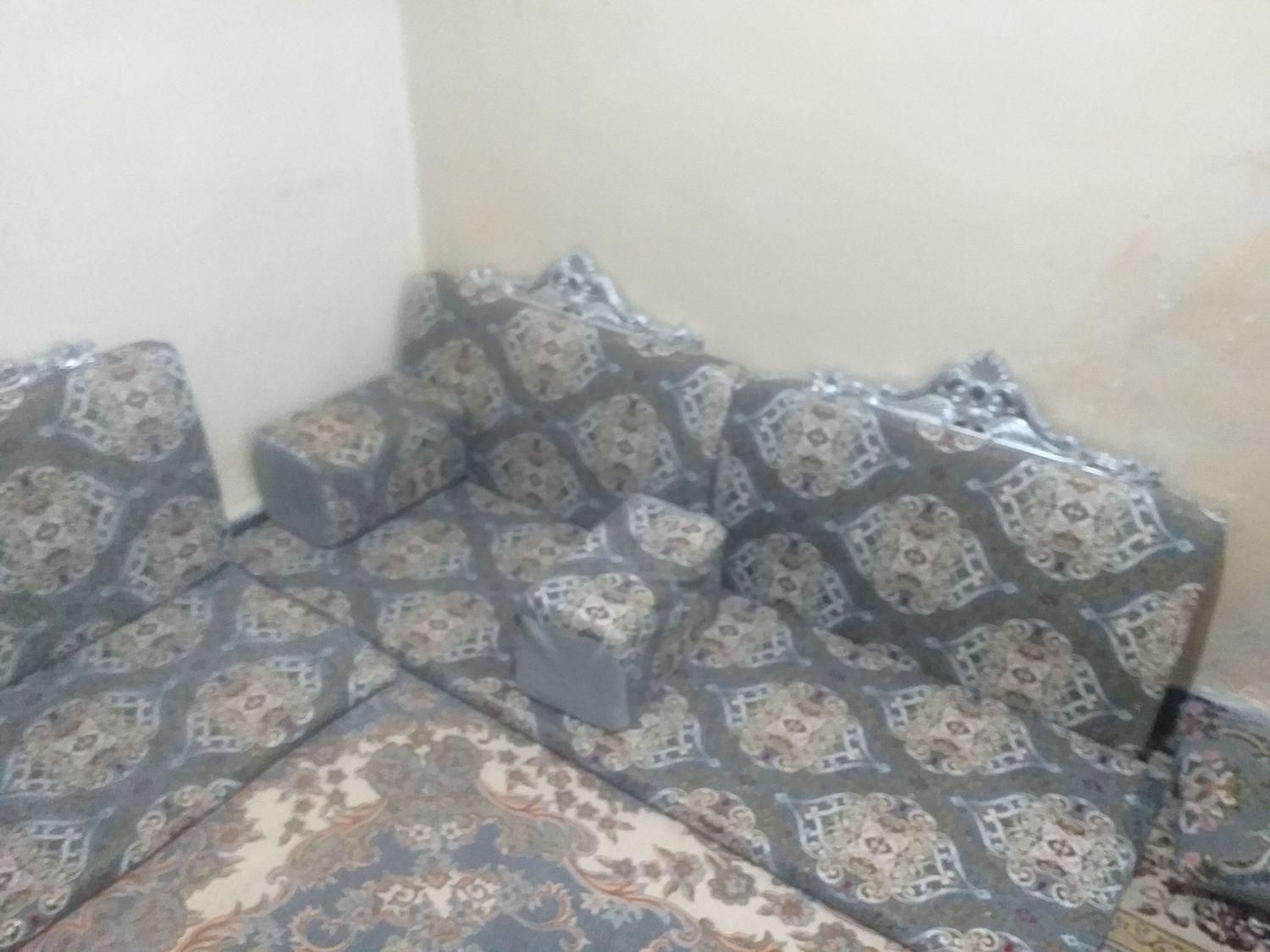 پشتی خلیجی|پشتی|اهواز, زیتون کارگری|دیوار