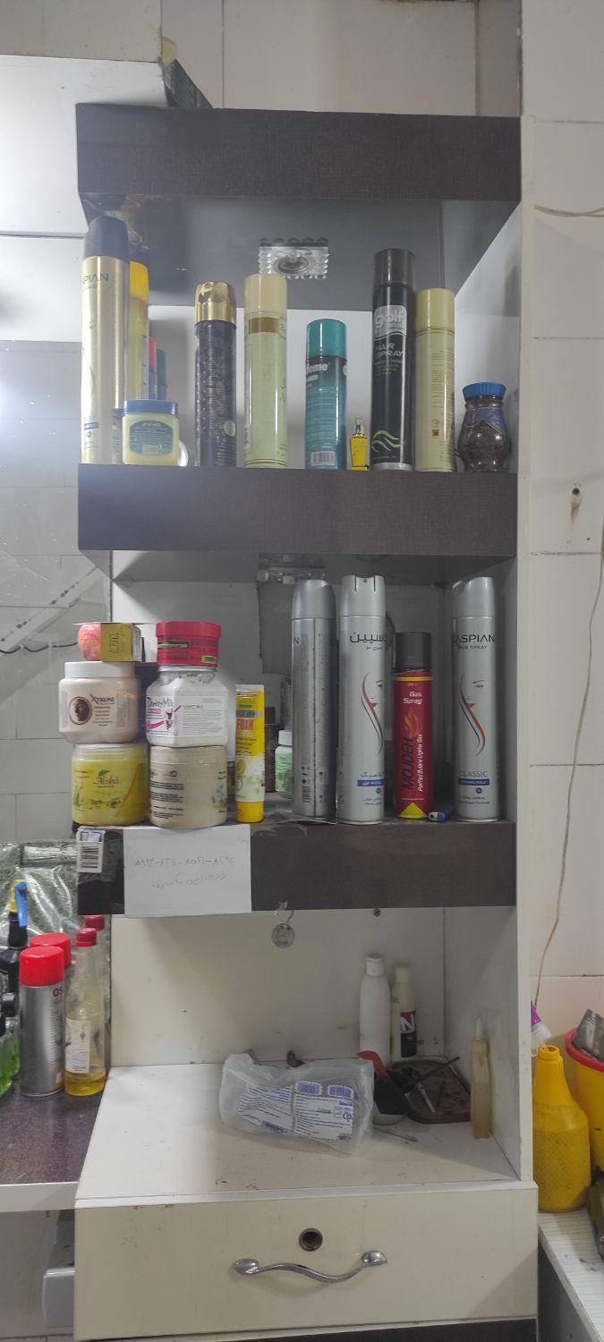 فروش وسایل آرایشگاه کامل یکجا زیر قیمت حراج|آرایشگاه و سالن‌های زیبایی|چابهار, |دیوار