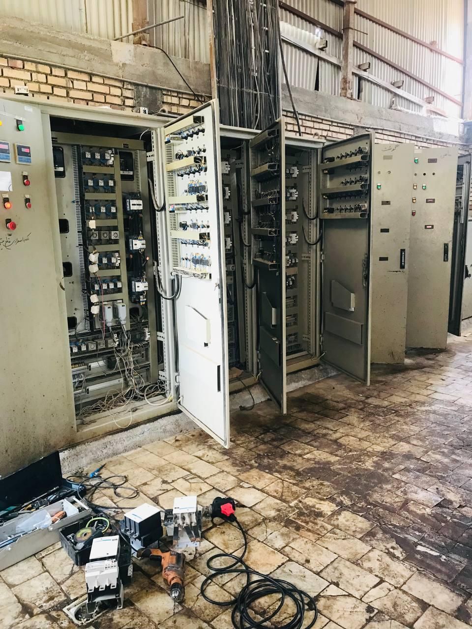 برقکار صنعتی/مونتاژ تابلو،آسیاب،میکسر،ژنراتور|خدمات پیشه و مهارت|بیرجند, |دیوار
