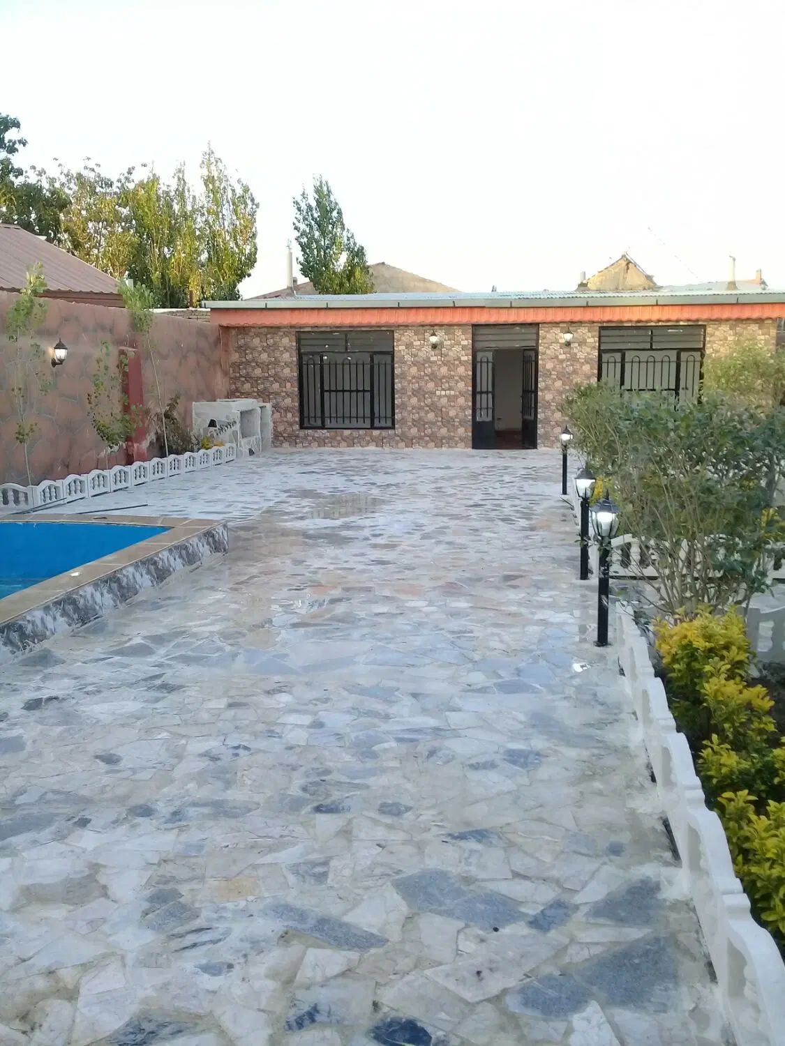 اجاره سالیانه و ماهیانه باغ ویلا ابتدای شاهنامه ۳۵|اجارهٔ کوتاه‌مدت ویلا و باغ|مشهد, چهاربرج|دیوار