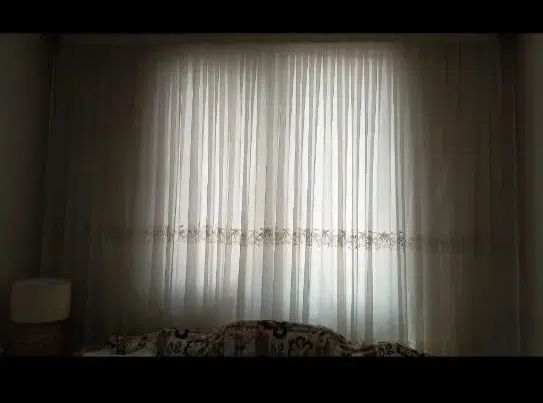 پرده حریر دوخته شده پلیسه سه متر کاملا سالم|پرده، رانر، رومیزی|کرج, ساسانی (قلمستان)|دیوار