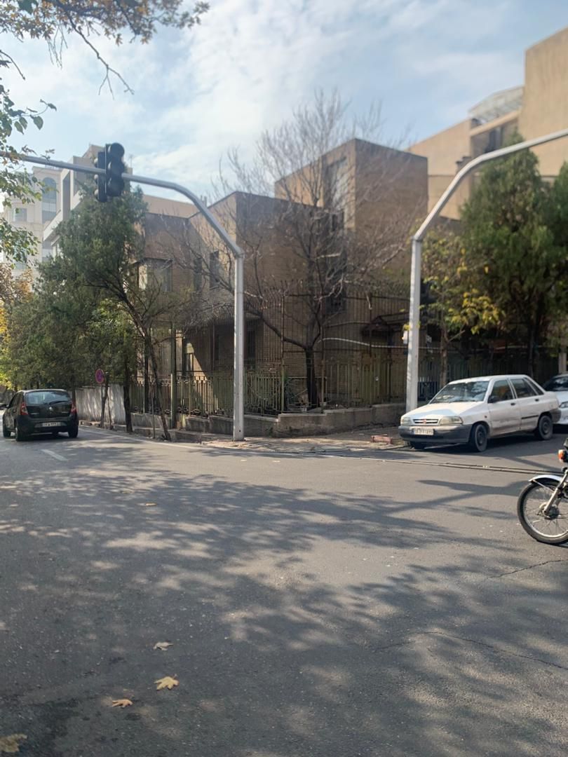 فرمانیه ۵۰۰ متر کلنگی ۲ نبش با ۳ طبقه بنا|فروش زمین و ملک کلنگی|تهران, فرمانیه|دیوار