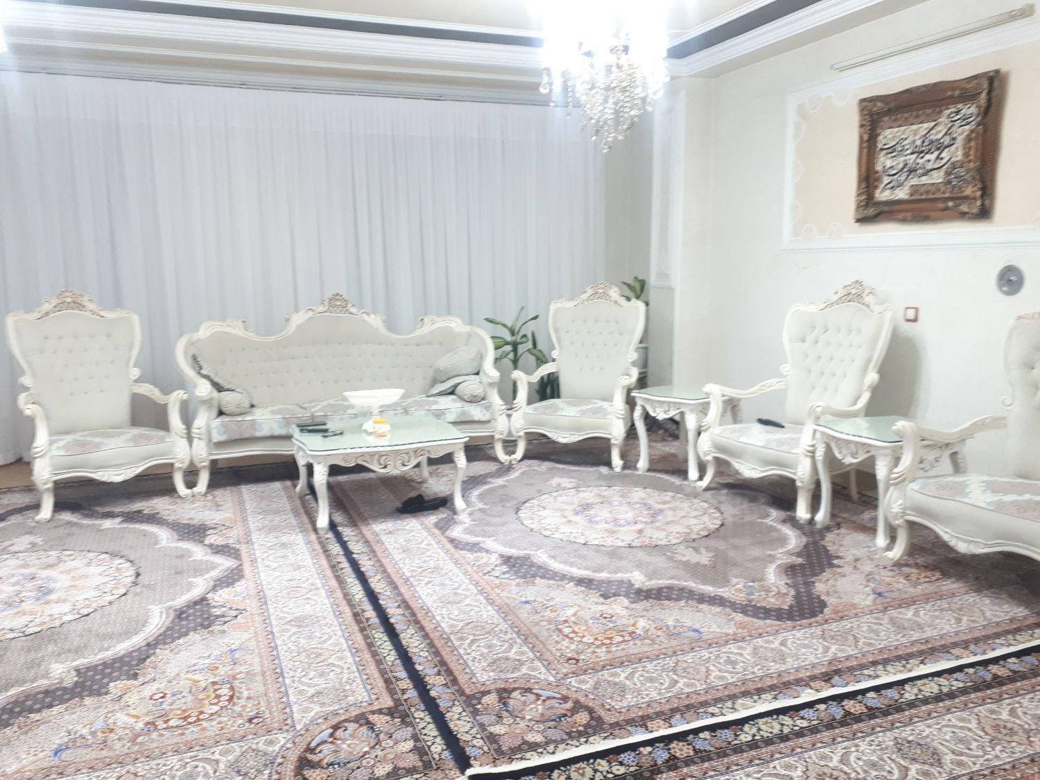 مبل ۹ نفره کلاسیک در حد نو|مبلمان خانگی و میز عسلی|اردبیل, |دیوار